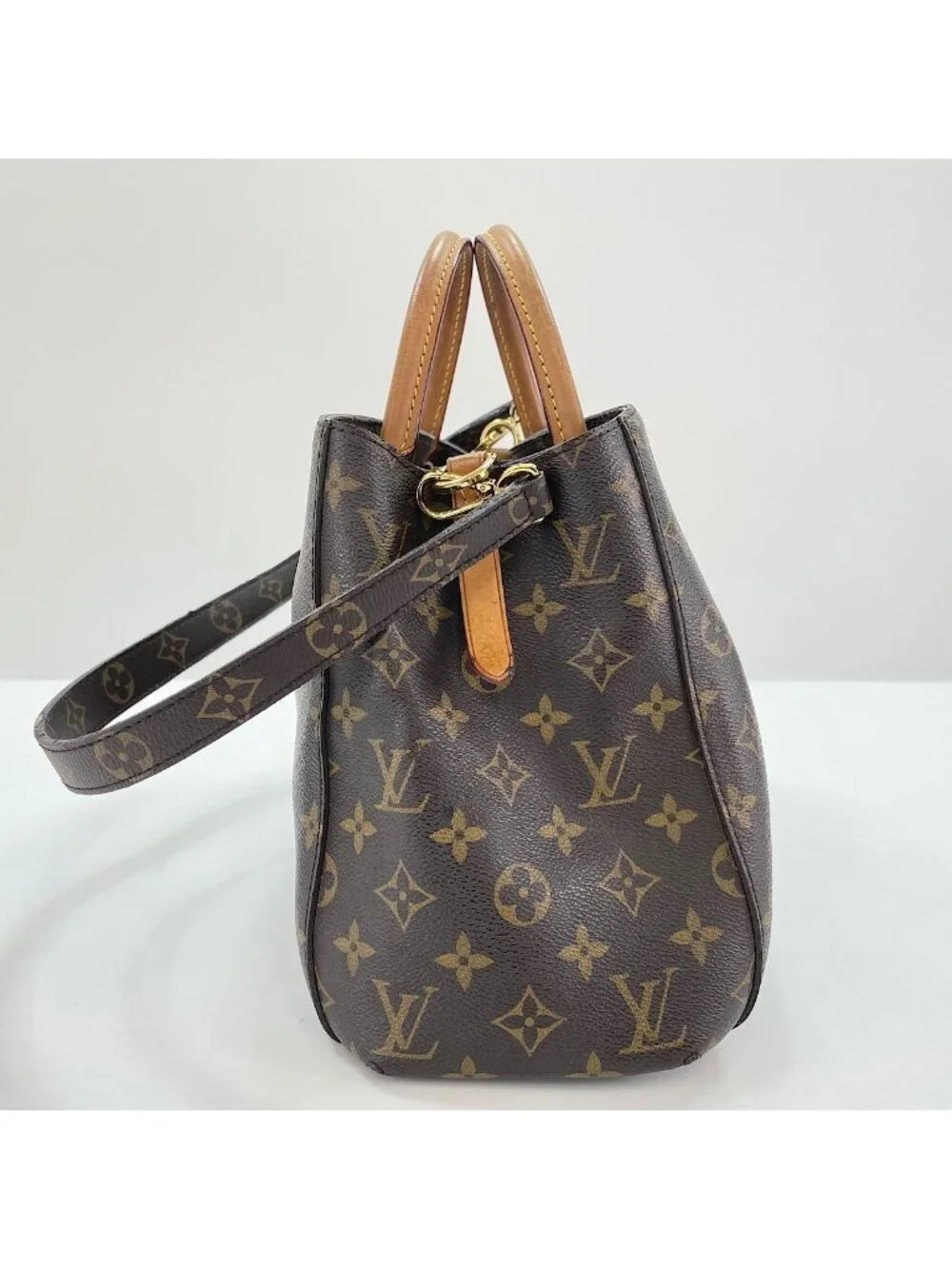 Louis Vuitton Handbag Montaigne MM